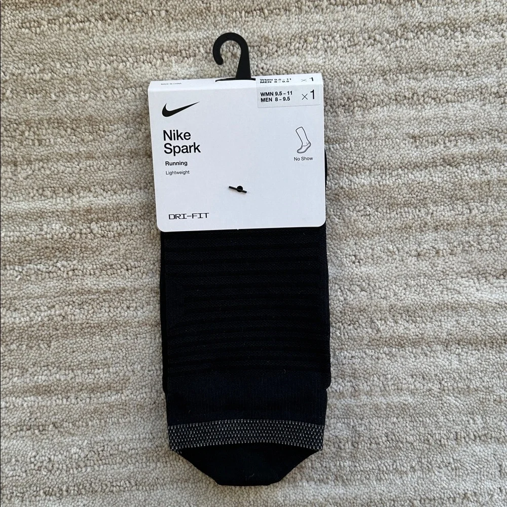 NWT 2 Pairs of Nike Spark Lightweight No-Show Running Socks W 9.5-11 Men 8-9.5